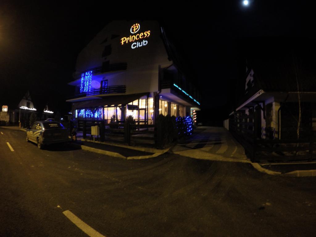 Princess Butique Poiana Brasov Exteriör bild